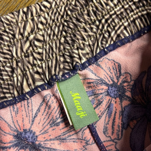 MAAJI Beach Cover-Up Short M - Picture 7 of 9